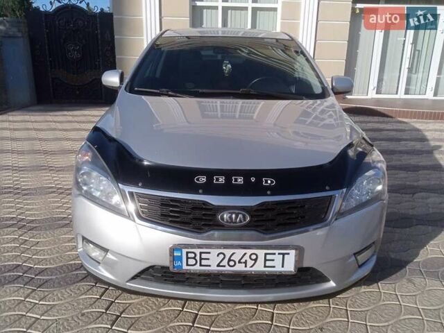 Серый Киа Сид, объемом двигателя 1.4 л и пробегом 181 тыс. км за 5999 $, фото 25 на Automoto.ua