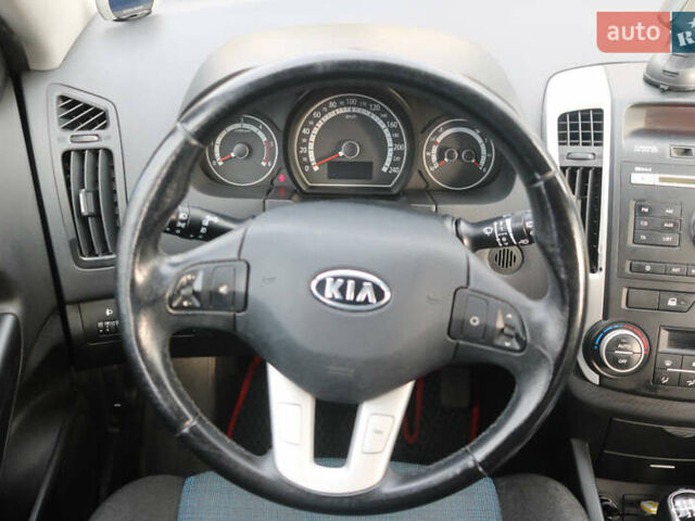 Серый Киа Сид, объемом двигателя 1.6 л и пробегом 213 тыс. км за 6500 $, фото 16 на Automoto.ua