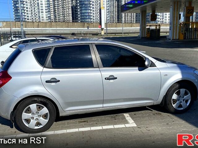 Сірий Кіа Сід, об'ємом двигуна 1.6 л та пробігом 169 тис. км за 5800 $, фото 2 на Automoto.ua