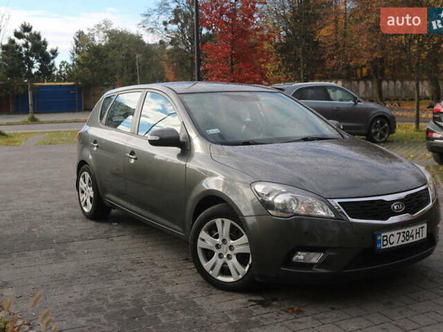 Серый Киа Сид, объемом двигателя 1.6 л и пробегом 213 тыс. км за 6500 $, фото 5 на Automoto.ua