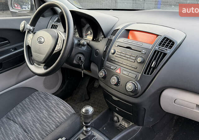 Сірий Кіа Сід, об'ємом двигуна 1.4 л та пробігом 240 тис. км за 5250 $, фото 11 на Automoto.ua