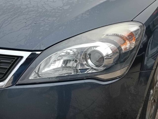 Серый Киа Сид, объемом двигателя 1.4 л и пробегом 202 тыс. км за 5890 $, фото 3 на Automoto.ua