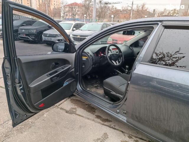 Сірий Кіа Сід, об'ємом двигуна 1.4 л та пробігом 202 тис. км за 5890 $, фото 17 на Automoto.ua