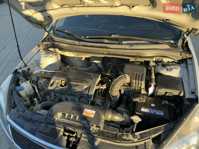 Серый Киа Сид, объемом двигателя 1.59 л и пробегом 187 тыс. км за 5100 $, фото 14 на Automoto.ua