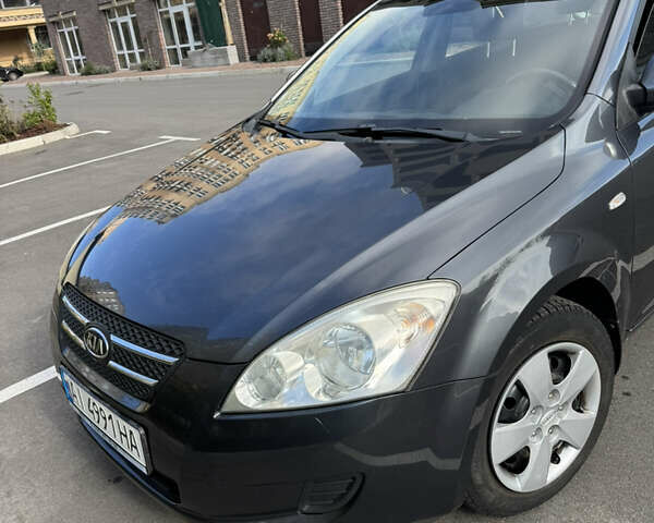 Серый Киа Сид, объемом двигателя 1.6 л и пробегом 161 тыс. км за 5400 $, фото 3 на Automoto.ua