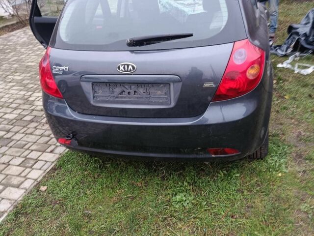Серый Киа Сид, объемом двигателя 0 л и пробегом 216 тыс. км за 1000 $, фото 5 на Automoto.ua