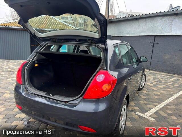 Сірий Кіа Сід, об'ємом двигуна 1.6 л та пробігом 132 тис. км за 2700 $, фото 5 на Automoto.ua