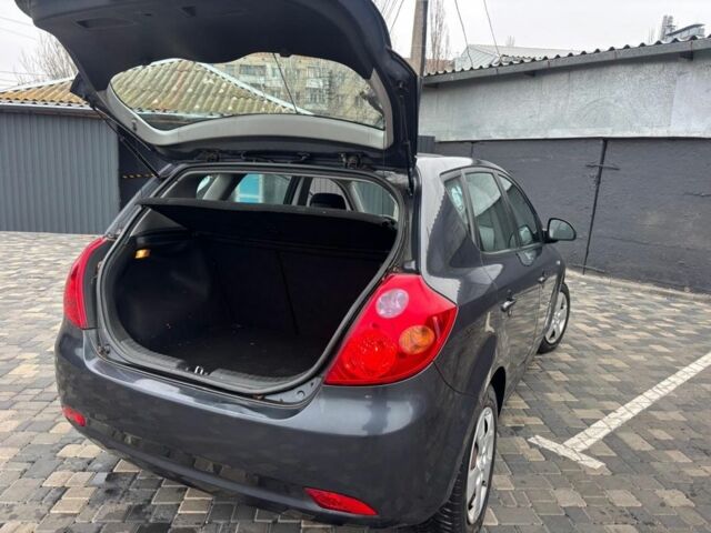 Серый Киа Сид, объемом двигателя 1.6 л и пробегом 130 тыс. км за 2700 $, фото 5 на Automoto.ua