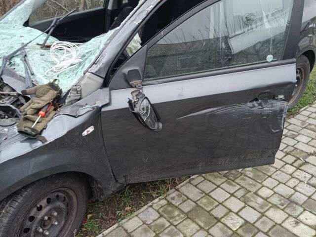 Серый Киа Сид, объемом двигателя 0 л и пробегом 216 тыс. км за 1000 $, фото 3 на Automoto.ua