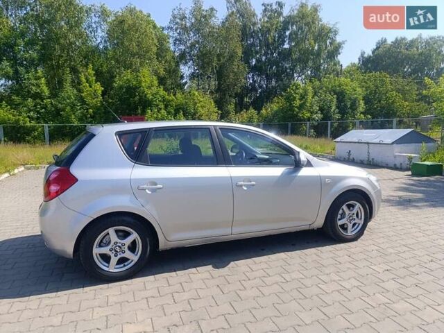Серый Киа Сид, объемом двигателя 1.6 л и пробегом 257 тыс. км за 5750 $, фото 7 на Automoto.ua