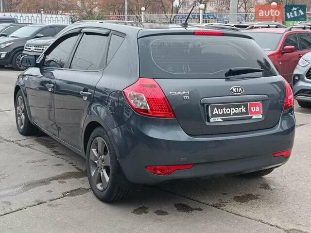 Серый Киа Сид, объемом двигателя 1.4 л и пробегом 202 тыс. км за 5890 $, фото 8 на Automoto.ua