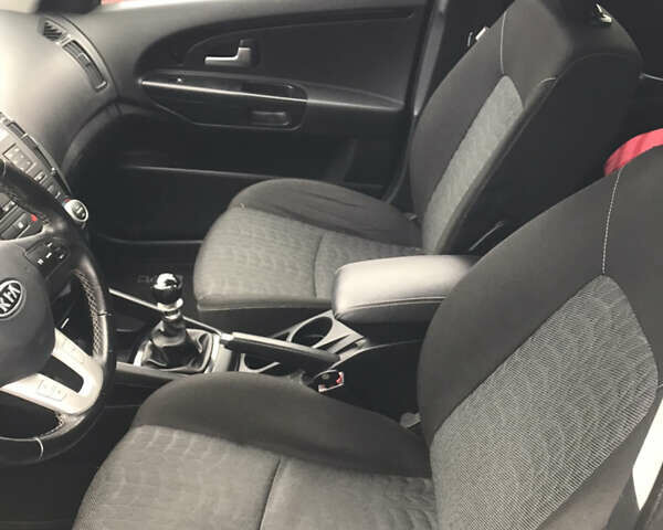 Серый Киа Сид, объемом двигателя 1.58 л и пробегом 188 тыс. км за 5900 $, фото 3 на Automoto.ua