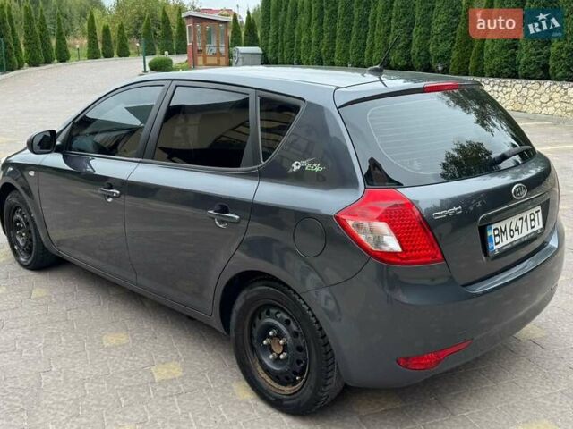 Серый Киа Сид, объемом двигателя 1.4 л и пробегом 200 тыс. км за 5300 $, фото 5 на Automoto.ua