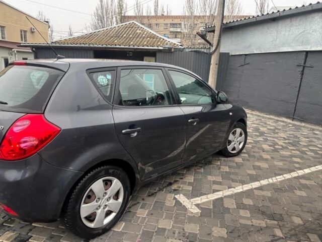 Серый Киа Сид, объемом двигателя 1.6 л и пробегом 130 тыс. км за 2700 $, фото 7 на Automoto.ua