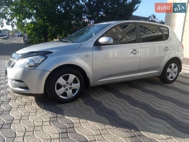 Серый Киа Сид, объемом двигателя 1.4 л и пробегом 181 тыс. км за 5999 $, фото 18 на Automoto.ua