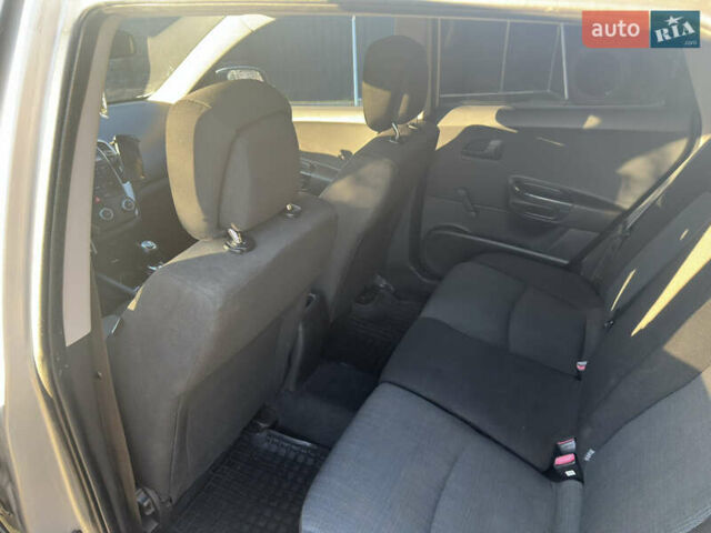 Серый Киа Сид, объемом двигателя 1.59 л и пробегом 187 тыс. км за 5100 $, фото 7 на Automoto.ua