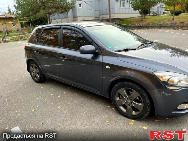 Серый Киа Сид, объемом двигателя 1.4 л и пробегом 202 тыс. км за 6300 $, фото 3 на Automoto.ua