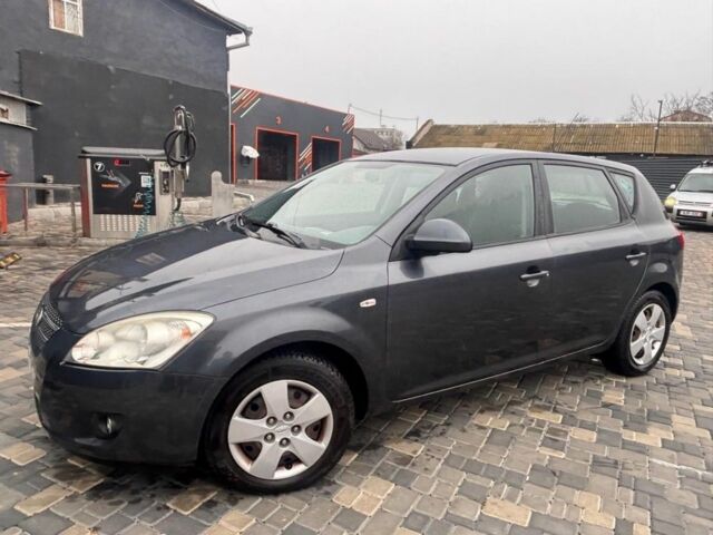 Серый Киа Сид, объемом двигателя 1.6 л и пробегом 130 тыс. км за 2700 $, фото 3 на Automoto.ua
