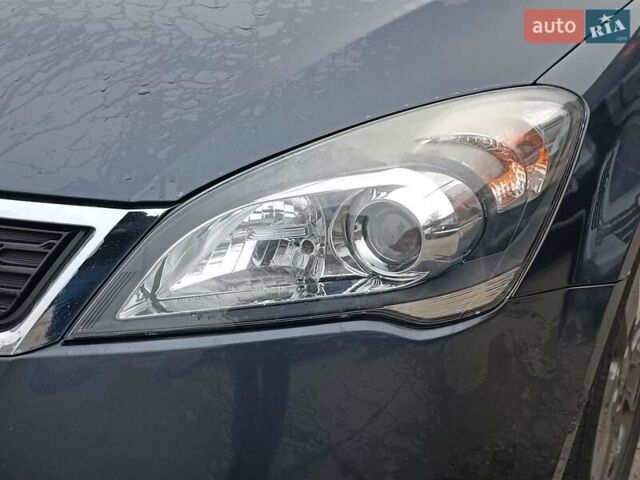Серый Киа Сид, объемом двигателя 1.4 л и пробегом 202 тыс. км за 5890 $, фото 3 на Automoto.ua