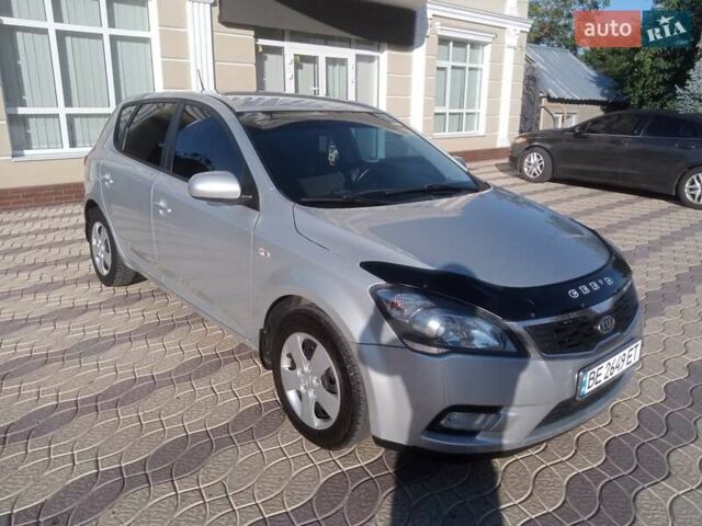 Серый Киа Сид, объемом двигателя 1.4 л и пробегом 181 тыс. км за 5999 $, фото 3 на Automoto.ua