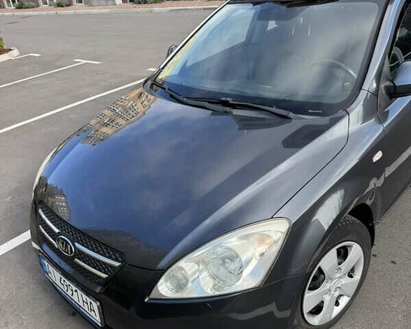 Серый Киа Сид, объемом двигателя 1.6 л и пробегом 161 тыс. км за 5400 $, фото 4 на Automoto.ua