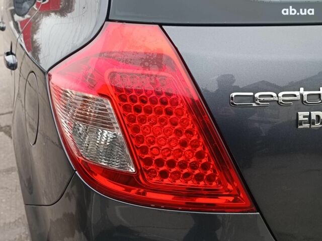 Сірий Кіа Сід, об'ємом двигуна 1.4 л та пробігом 202 тис. км за 5890 $, фото 9 на Automoto.ua