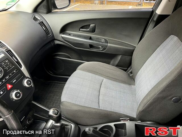 Серый Киа Сид, объемом двигателя 1.4 л и пробегом 202 тыс. км за 6300 $, фото 11 на Automoto.ua