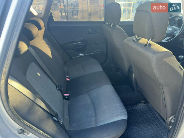 Серый Киа Сид, объемом двигателя 1.59 л и пробегом 187 тыс. км за 5100 $, фото 8 на Automoto.ua