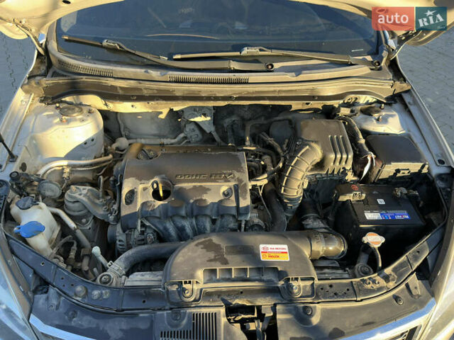 Серый Киа Сид, объемом двигателя 1.59 л и пробегом 187 тыс. км за 5100 $, фото 13 на Automoto.ua