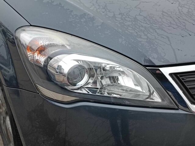 Серый Киа Сид, объемом двигателя 1.4 л и пробегом 202 тыс. км за 5890 $, фото 4 на Automoto.ua