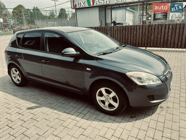 Сірий Кіа Сід, об'ємом двигуна 1.4 л та пробігом 280 тис. км за 4800 $, фото 4 на Automoto.ua
