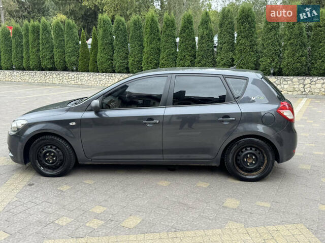 Серый Киа Сид, объемом двигателя 1.4 л и пробегом 200 тыс. км за 5300 $, фото 6 на Automoto.ua