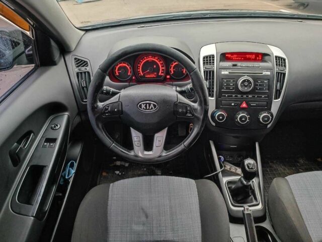 Серый Киа Сид, объемом двигателя 1.4 л и пробегом 202 тыс. км за 5890 $, фото 14 на Automoto.ua