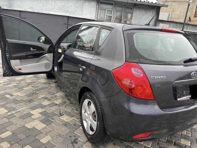 Серый Киа Сид, объемом двигателя 1.6 л и пробегом 130 тыс. км за 2700 $, фото 4 на Automoto.ua
