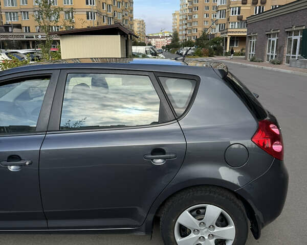 Серый Киа Сид, объемом двигателя 1.6 л и пробегом 161 тыс. км за 5400 $, фото 11 на Automoto.ua