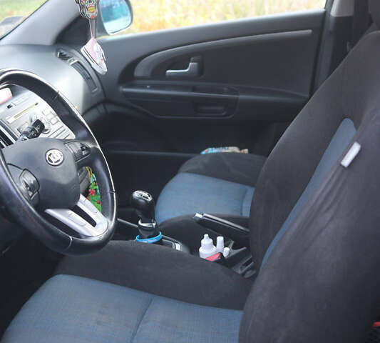 Серый Киа Сид, объемом двигателя 1.6 л и пробегом 213 тыс. км за 6500 $, фото 21 на Automoto.ua