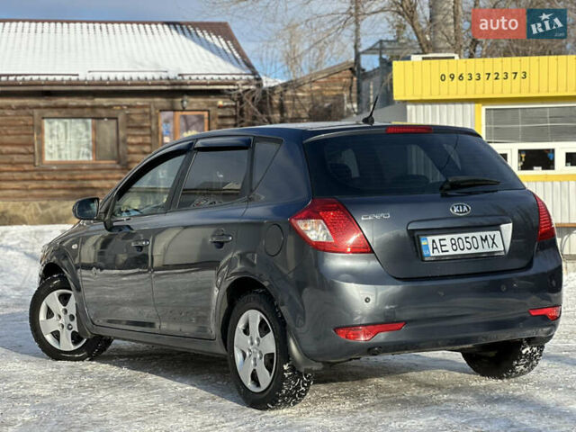 Сірий Кіа Сід, об'ємом двигуна 1.59 л та пробігом 140 тис. км за 6999 $, фото 7 на Automoto.ua
