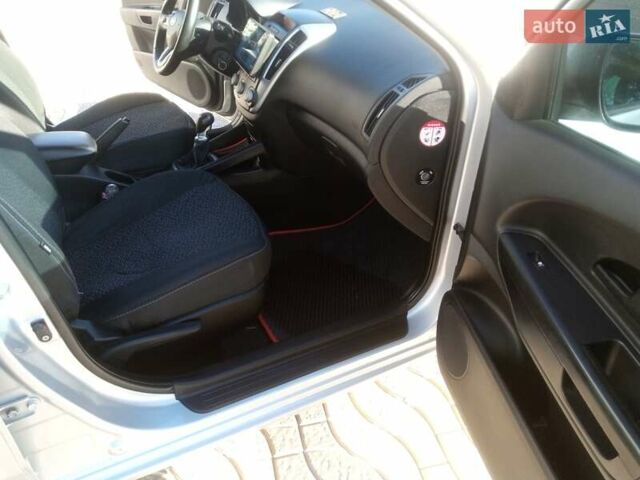 Серый Киа Сид, объемом двигателя 1.4 л и пробегом 181 тыс. км за 5999 $, фото 33 на Automoto.ua