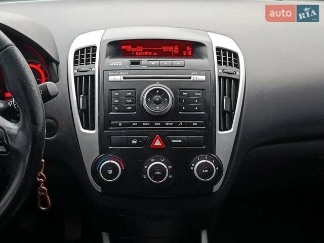 Серый Киа Сид, объемом двигателя 1.4 л и пробегом 202 тыс. км за 5890 $, фото 14 на Automoto.ua