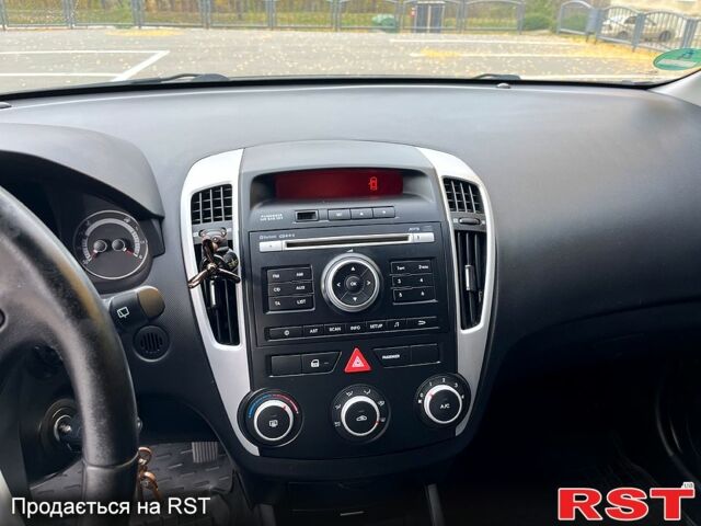 Серый Киа Сид, объемом двигателя 1.4 л и пробегом 202 тыс. км за 6300 $, фото 10 на Automoto.ua