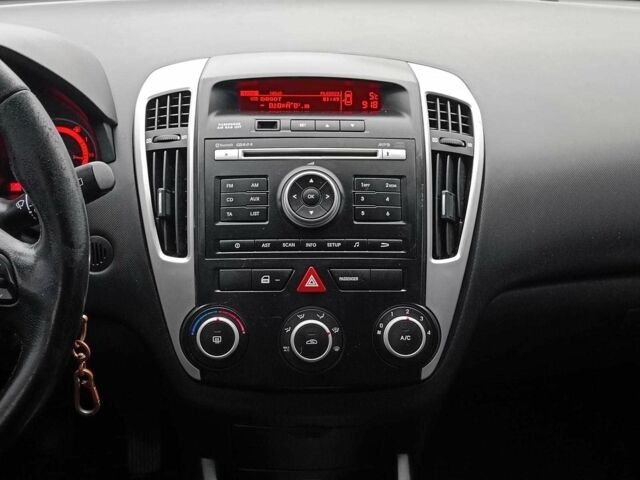 Серый Киа Сид, объемом двигателя 1.4 л и пробегом 202 тыс. км за 5890 $, фото 15 на Automoto.ua