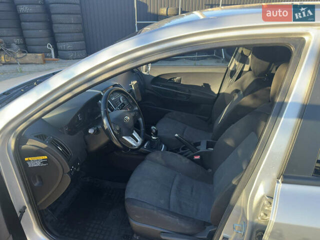 Серый Киа Сид, объемом двигателя 1.59 л и пробегом 187 тыс. км за 5100 $, фото 6 на Automoto.ua