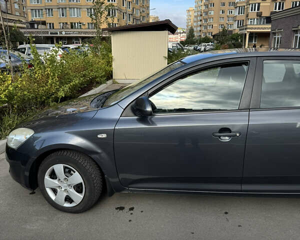 Серый Киа Сид, объемом двигателя 1.6 л и пробегом 161 тыс. км за 5400 $, фото 12 на Automoto.ua