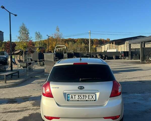 Серый Киа Сид, объемом двигателя 1.59 л и пробегом 187 тыс. км за 5100 $, фото 2 на Automoto.ua