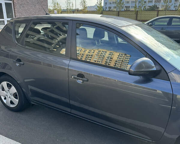 Серый Киа Сид, объемом двигателя 1.6 л и пробегом 161 тыс. км за 5400 $, фото 6 на Automoto.ua