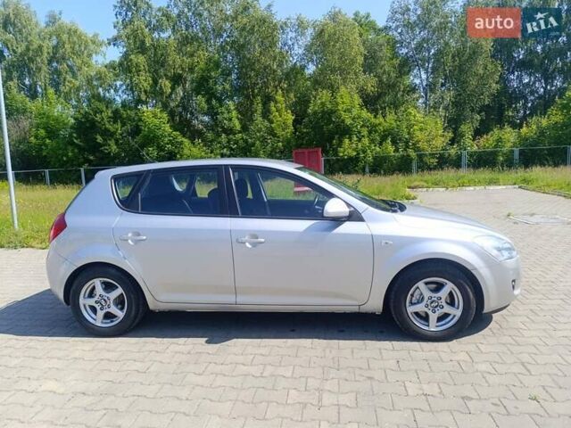 Серый Киа Сид, объемом двигателя 1.6 л и пробегом 257 тыс. км за 5750 $, фото 6 на Automoto.ua