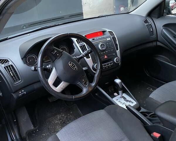 Сірий Кіа Сід, об'ємом двигуна 1.59 л та пробігом 75 тис. км за 7500 $, фото 3 на Automoto.ua
