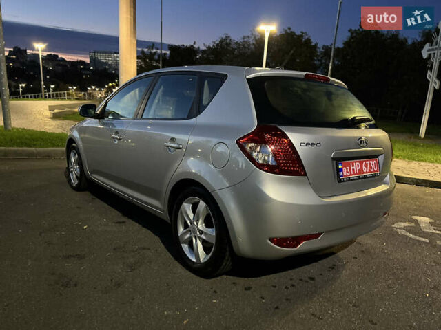Серый Киа Сид, объемом двигателя 1.6 л и пробегом 159 тыс. км за 7800 $, фото 5 на Automoto.ua