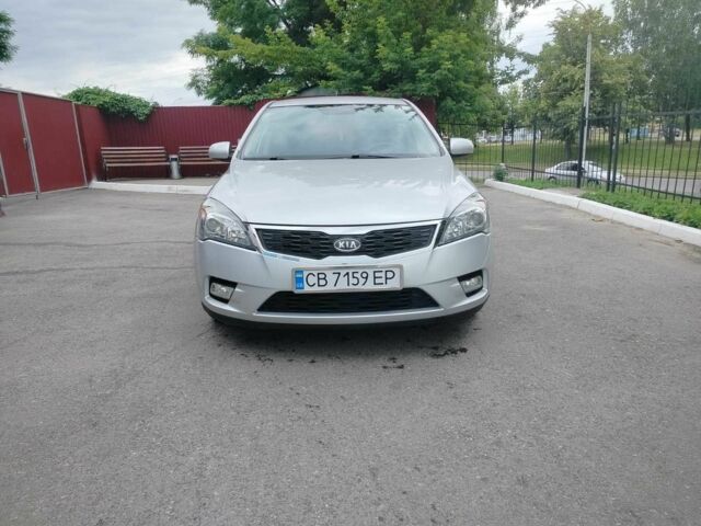 Серый Киа Сид, объемом двигателя 0 л и пробегом 186 тыс. км за 5950 $, фото 2 на Automoto.ua