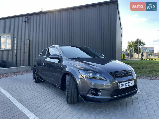 Серый Киа Сид, объемом двигателя 1.59 л и пробегом 192 тыс. км за 8100 $, фото 4 на Automoto.ua